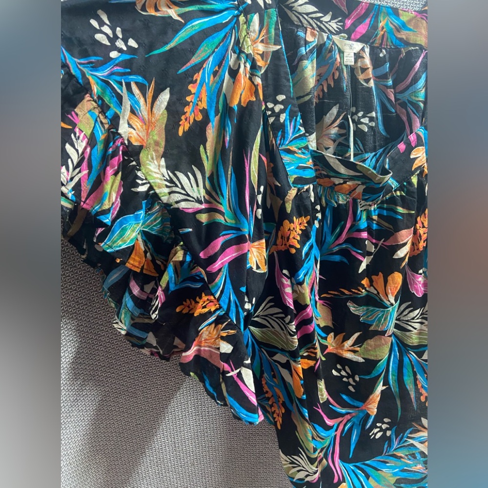4X Tropical Ruffled Sleeve Floral Top